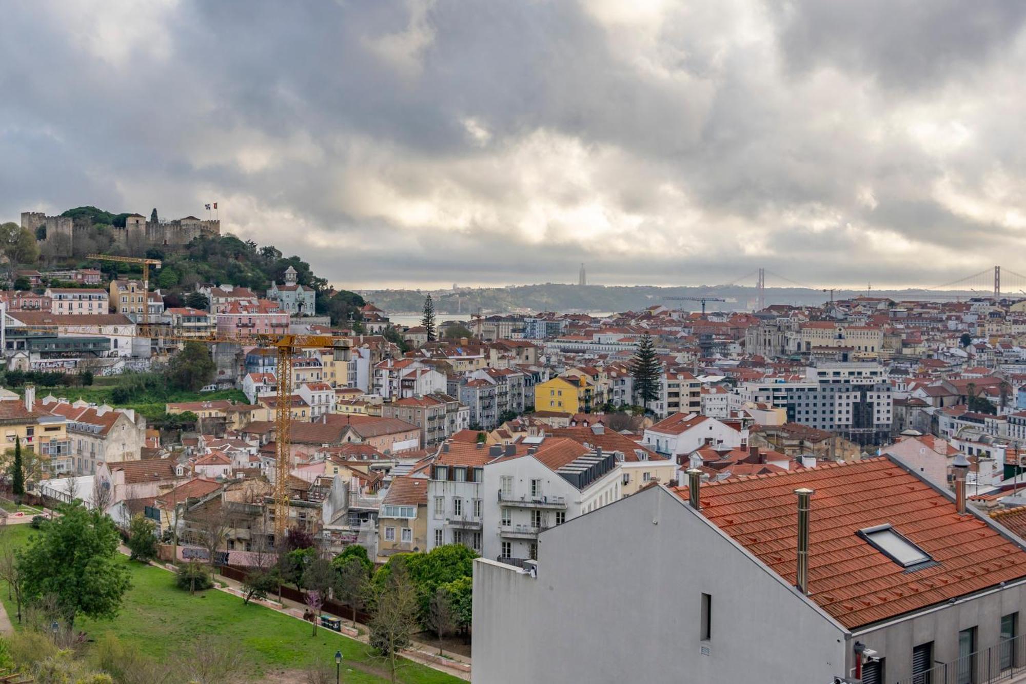 Superb Apartments Overlooking Graca In リスボン エクステリア 写真